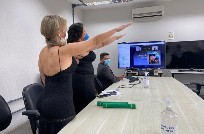  Colação de Grau das primeiras Médicas formadas pelo curso de Medicina da UFSB