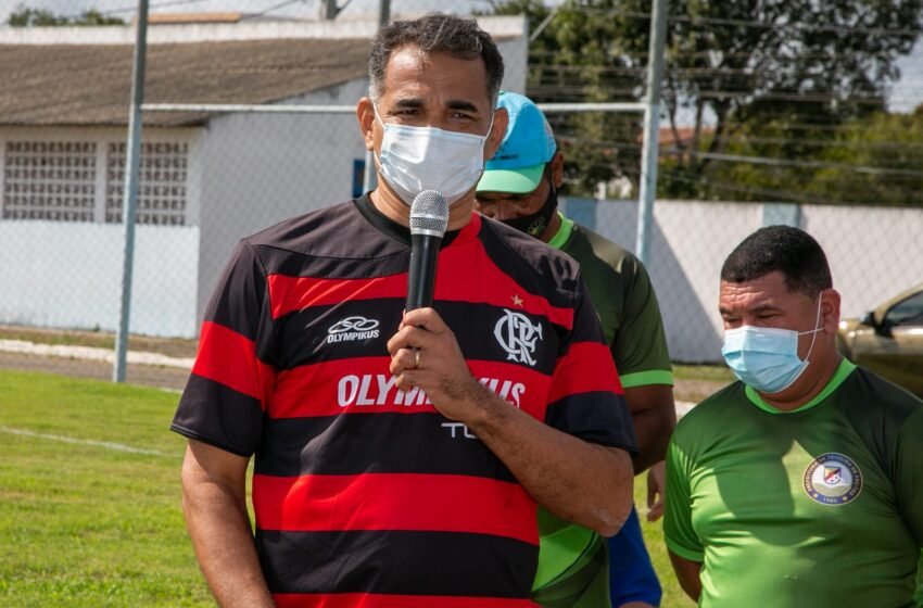  Emoção e solidariedade: Vereador Ailton Cruz participa de entrega de materiais esportivos infanto-juvenil.