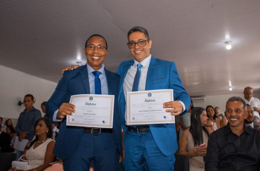  Dr. Adauto e Tenente Popô São Diplomados Prefeito e Vice de Caravelas em Solenidade Oficial